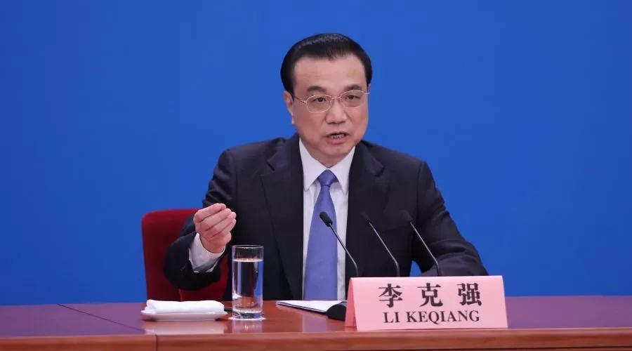 國(guó)務(wù)院常務(wù)會(huì)議部署推進(jìn)城鎮(zhèn)老舊小區(qū)改造，有條件的可加裝電梯！